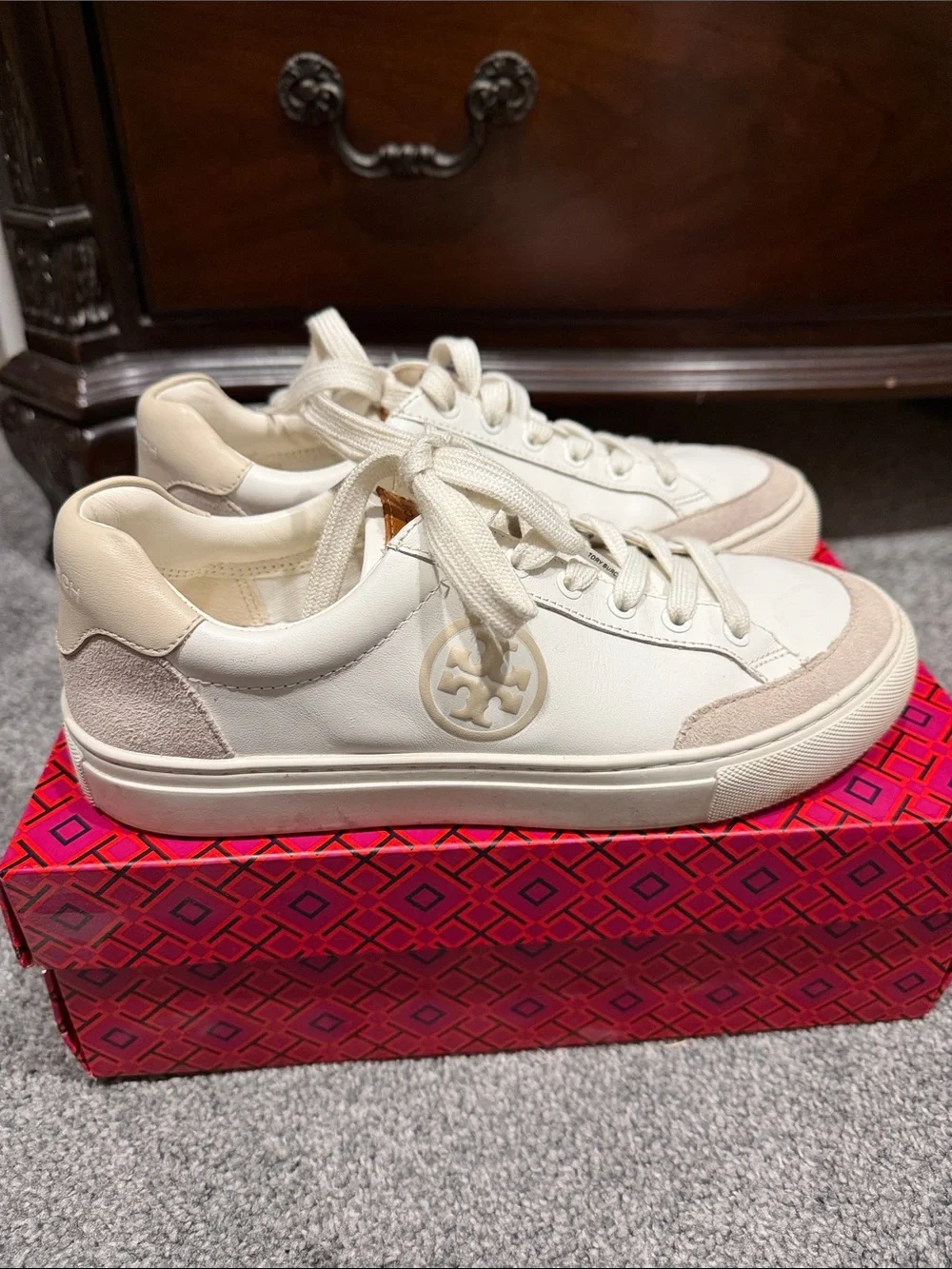 Tory Burch Cream and Beige Leather Logo Sneakers. 7.5
